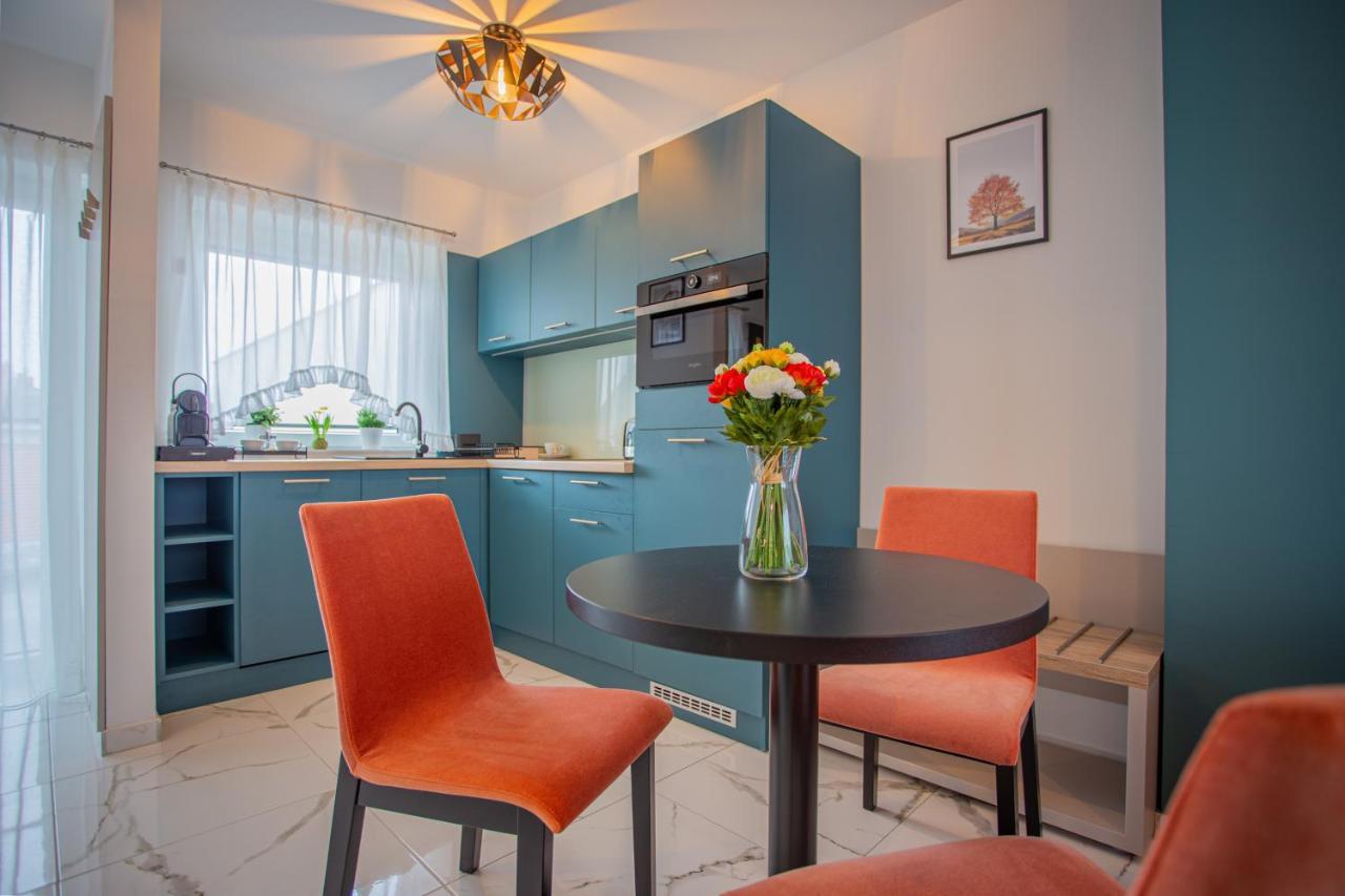 Viktoria Apartman Gyula Bagian luar foto
