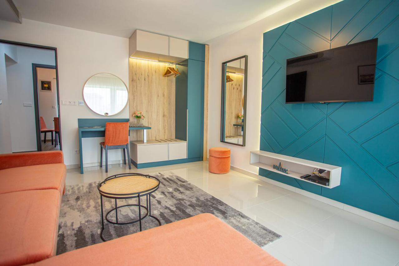 Viktoria Apartman Gyula Bagian luar foto