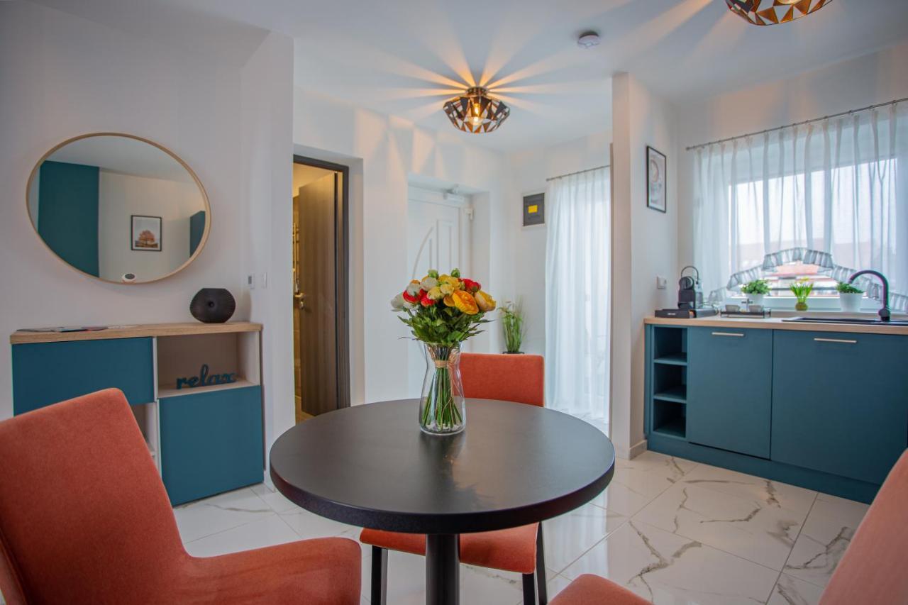 Viktoria Apartman Gyula Bagian luar foto